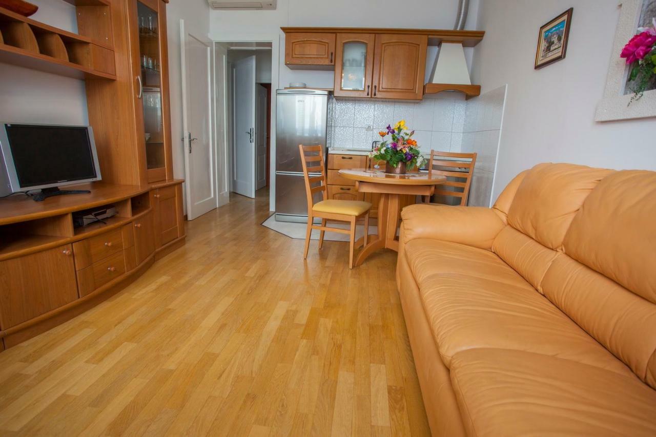 Apartments Vlado Podgora Bagian luar foto